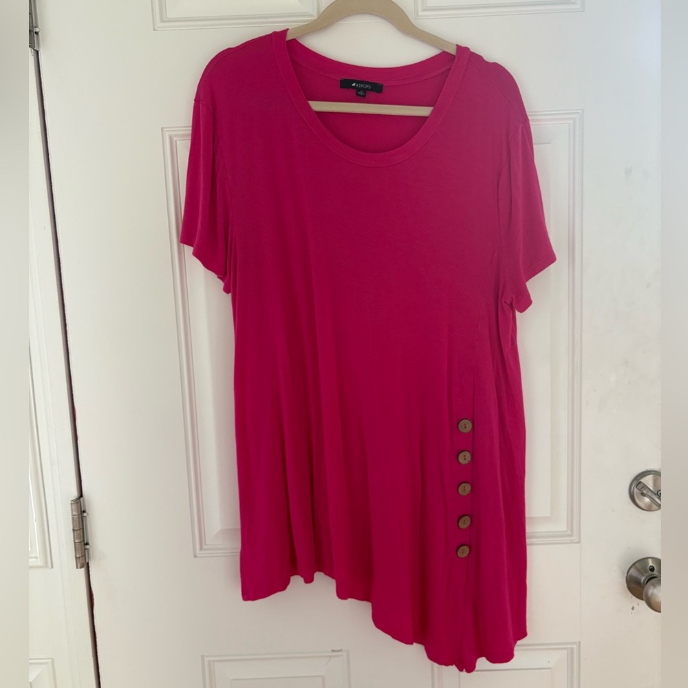 NWOT Women’s short sleeve asymmetrical tunic top